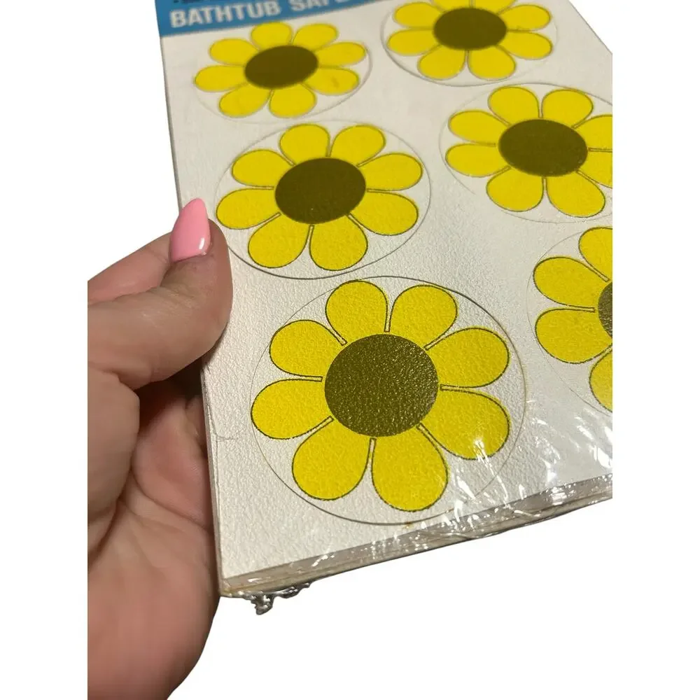 1970 NEW Collectible MacTac DecoTreads Self Adhesive Daisy Treads Bathtub Safety